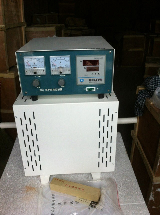 Four de résistance de type tube pour laboratoire