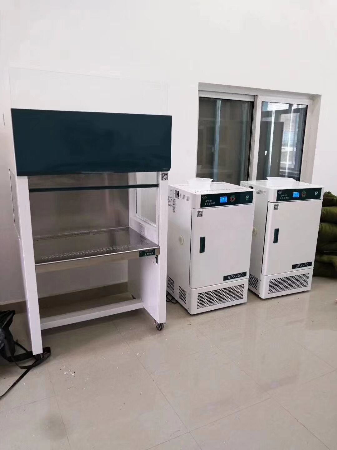 Capuchon de fumée de cabinet de biosécurité de banc propre à l’air de laboratoire
