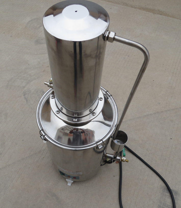 Distillateur d’eau pour le laboratoire