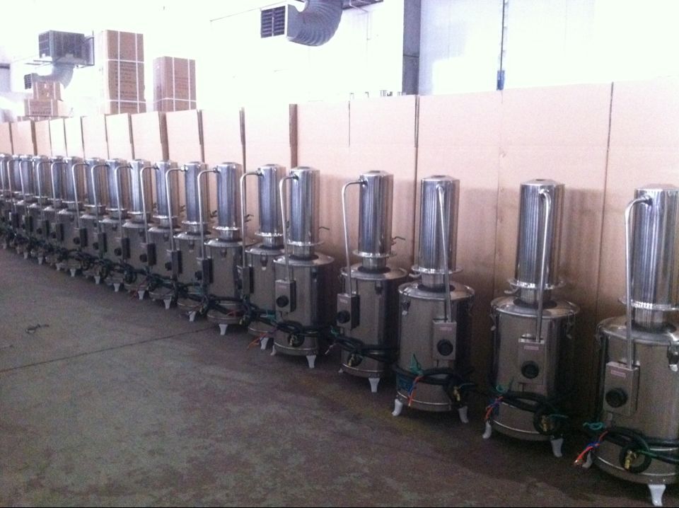 Distiller à l’eau de l’équipement médical